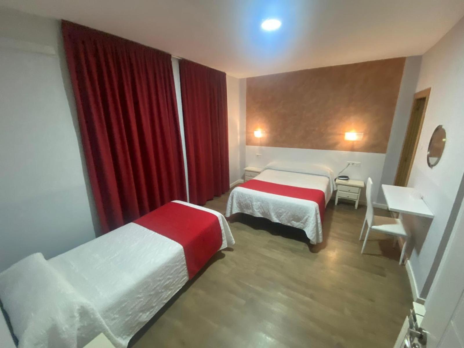 Hostal Sonia Гранада Екстер'єр фото